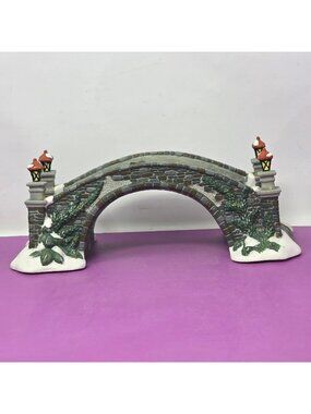 Vintage Snowy Village Bridge Figurine‎ With Lamp Posts Winter Decor Holiday Time